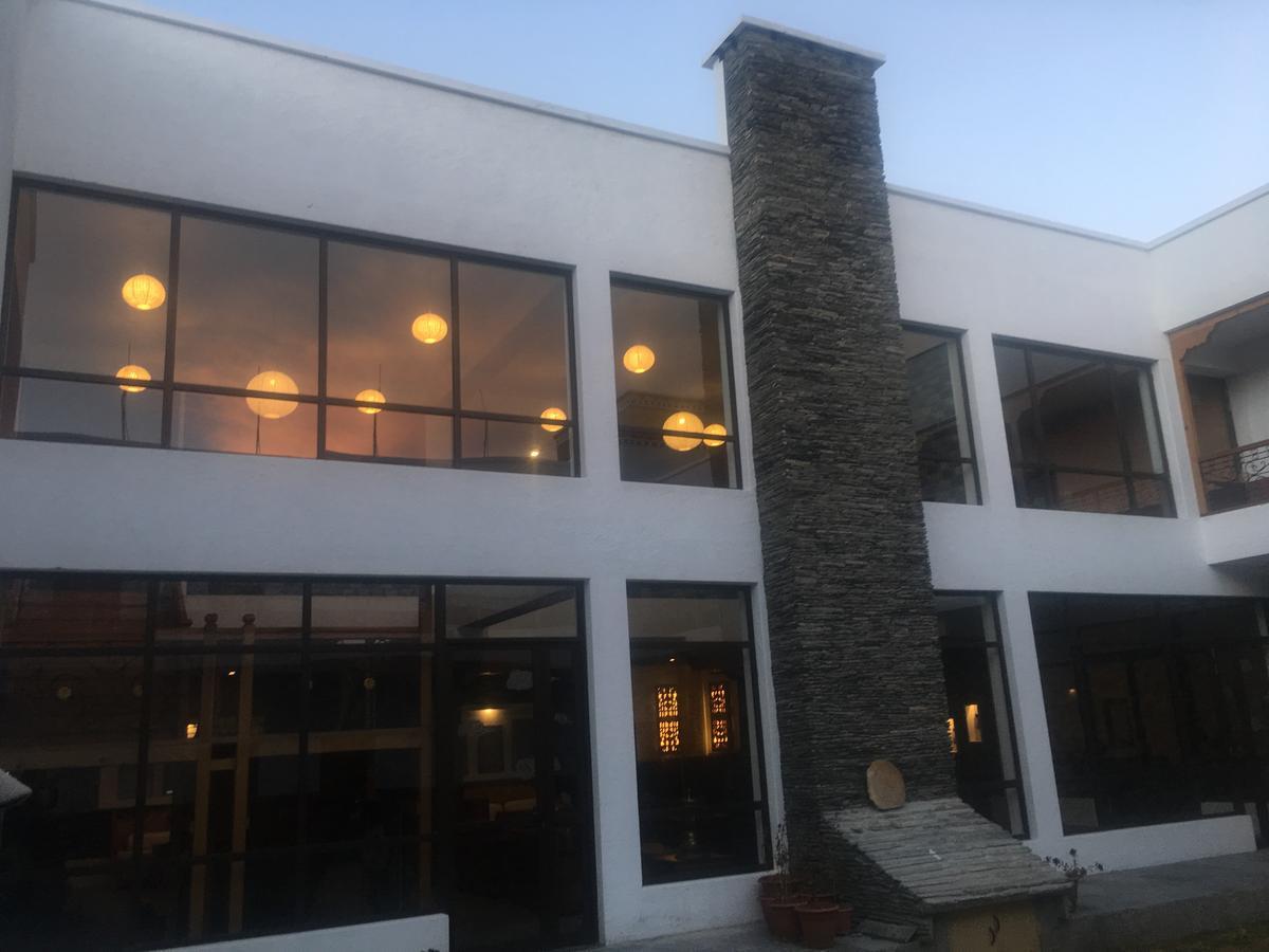 Royal Mustang Resort Nāmbo Exteriér fotografie